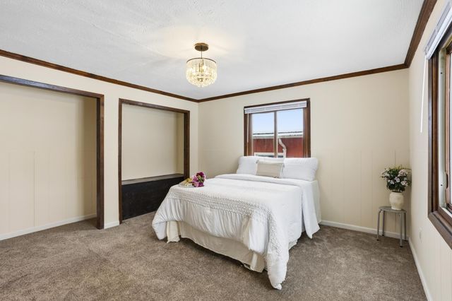 1592 Greenbrier Street, Saint Paul, MN 55106