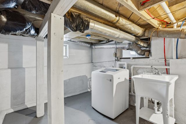 1592 Greenbrier Street, Saint Paul, MN 55106