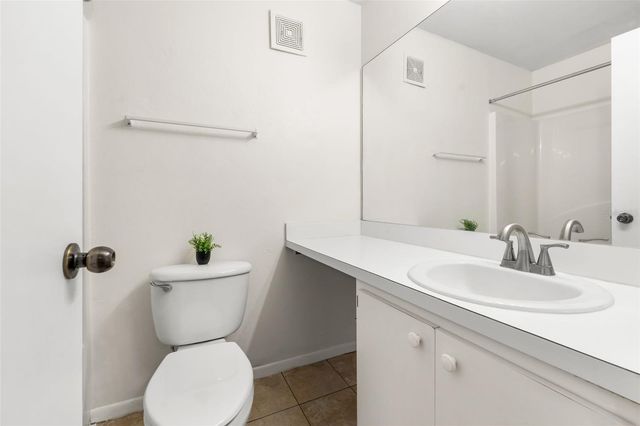 4000 SW 23RD STREET 4-303, Gainesville, FL 32608