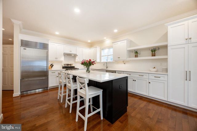 956 PINEHURST DR, Chester Springs, PA 19425