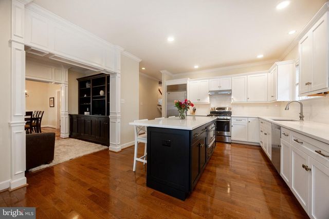 956 PINEHURST DR, Chester Springs, PA 19425