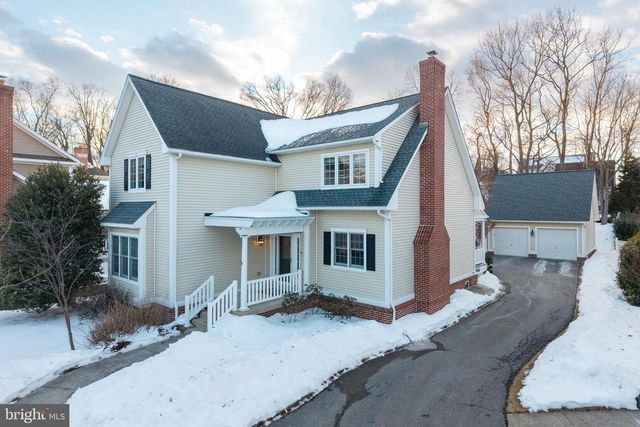 956 PINEHURST DR, Chester Springs, PA 19425