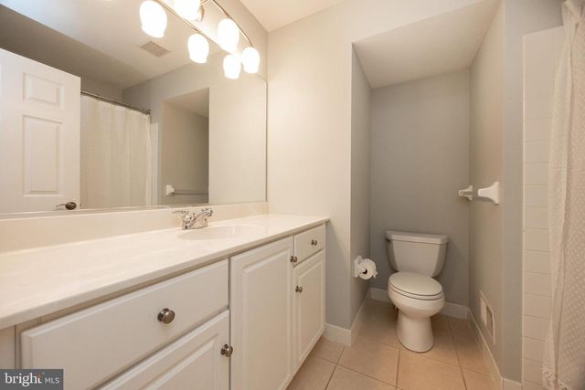 956 PINEHURST DR, Chester Springs, PA 19425