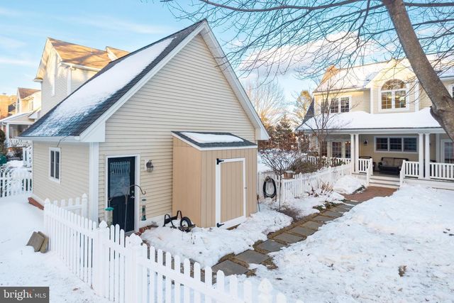 956 PINEHURST DR, Chester Springs, PA 19425