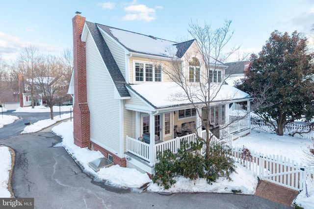 956 PINEHURST DR, Chester Springs, PA 19425