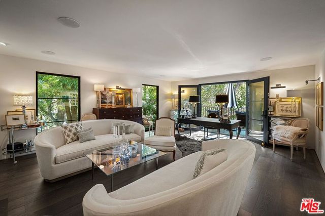 943 Moraga Drive, Los Angeles, CA 90049