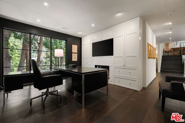 943 Moraga Drive, Los Angeles, CA 90049