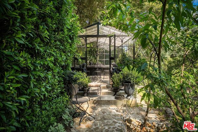 943 Moraga Drive, Los Angeles, CA 90049