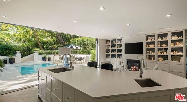 943 Moraga Drive, Los Angeles, CA 90049