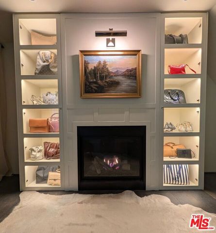 943 Moraga Drive, Los Angeles, CA 90049