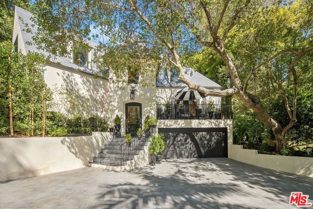 943 Moraga Drive, Los Angeles, CA 90049