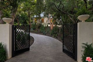 943 Moraga Drive, Los Angeles, CA 90049