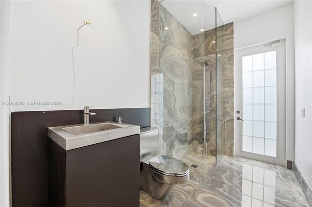 1585 Victoria Isle Way, Weston, FL 33327