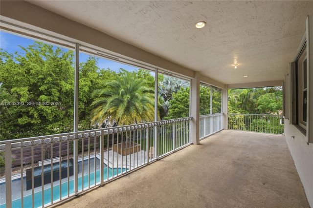 1585 Victoria Isle Way, Weston, FL 33327