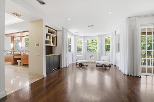1585 Victoria Isle Way, Weston, FL 33327