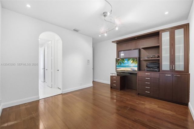 1585 Victoria Isle Way, Weston, FL 33327