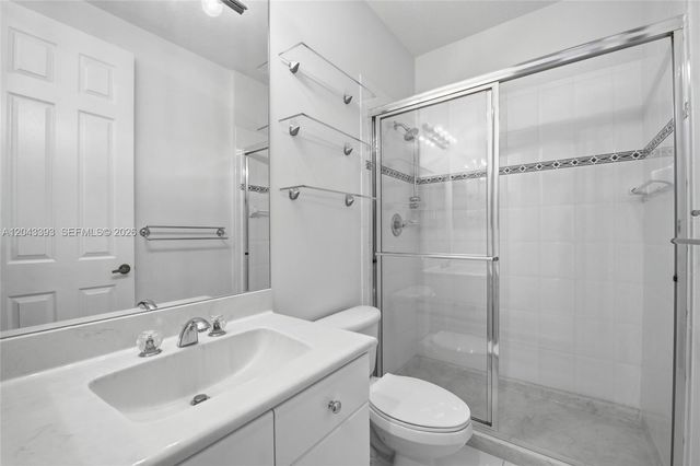 1585 Victoria Isle Way, Weston, FL 33327