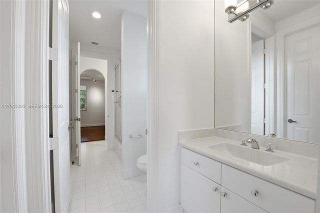 1585 Victoria Isle Way, Weston, FL 33327