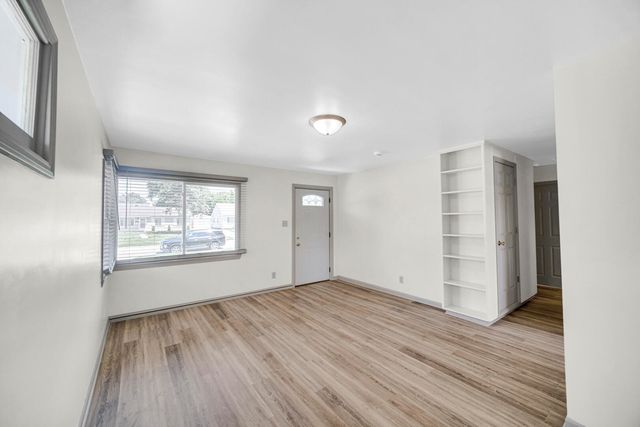 6738 Olcott Avenue, Hammond, IN 46323