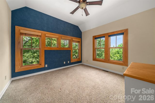 32 Delano Road, Asheville, NC 28805