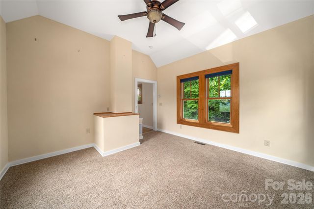 32 Delano Road, Asheville, NC 28805
