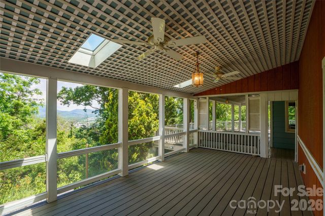 32 Delano Road, Asheville, NC 28805