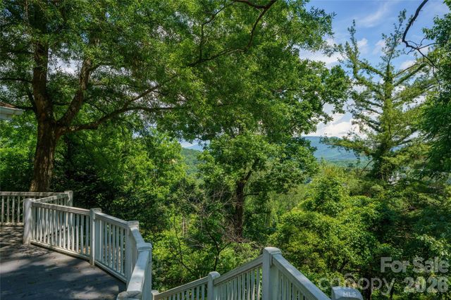 32 Delano Road, Asheville, NC 28805