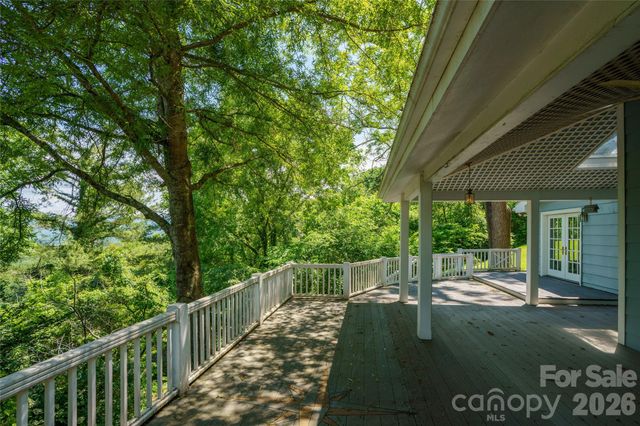 32 Delano Road, Asheville, NC 28805