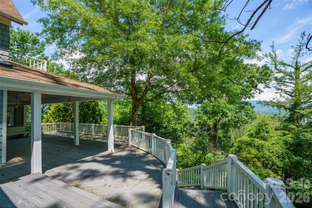 32 Delano Road, Asheville, NC 28805