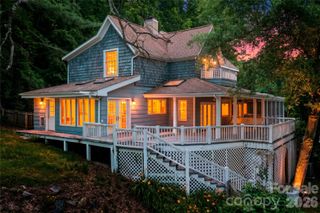32 Delano Road, Asheville, NC 28805