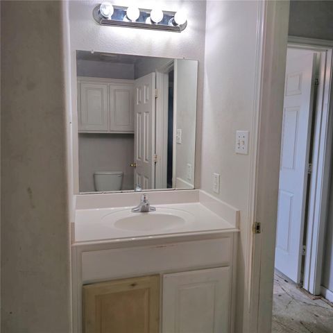 2522 Tarpon Drive, Texas City, TX 77591