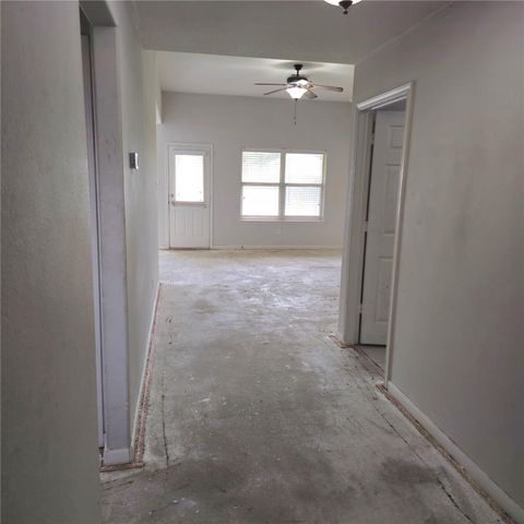 2522 Tarpon Drive, Texas City, TX 77591