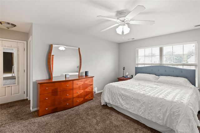 9042 Lake Court, West Des Moines, IA 50266