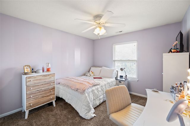 9042 Lake Court, West Des Moines, IA 50266