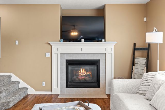 9042 Lake Court, West Des Moines, IA 50266