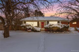 20426 Maplewood Street, Livonia, MI 48152