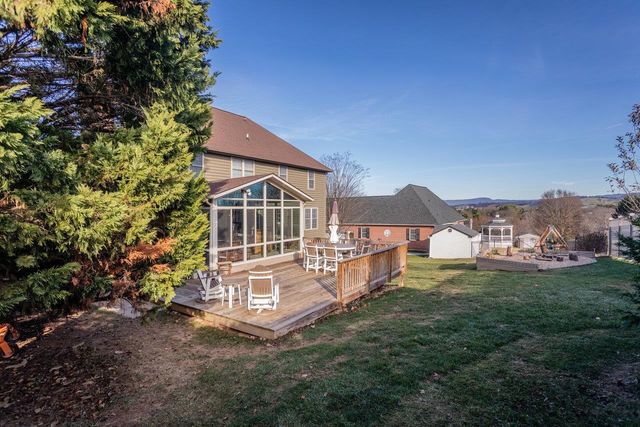 219 NORTHVIEW DR, Dayton, VA 22821