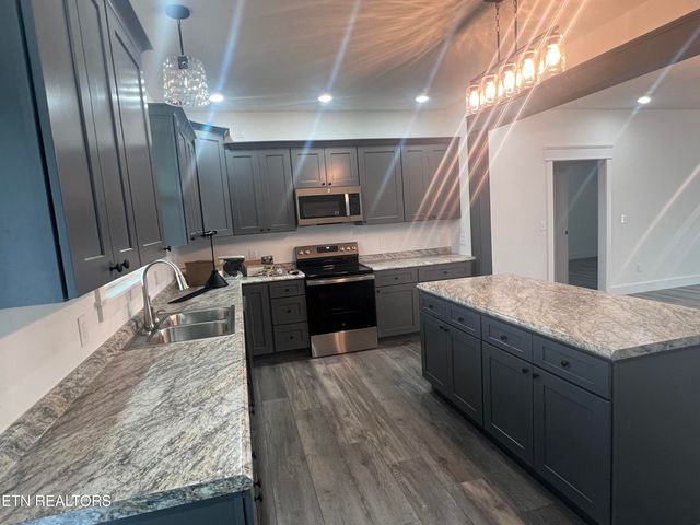 950 ELB Private Drive, Huntsville, TN 37756