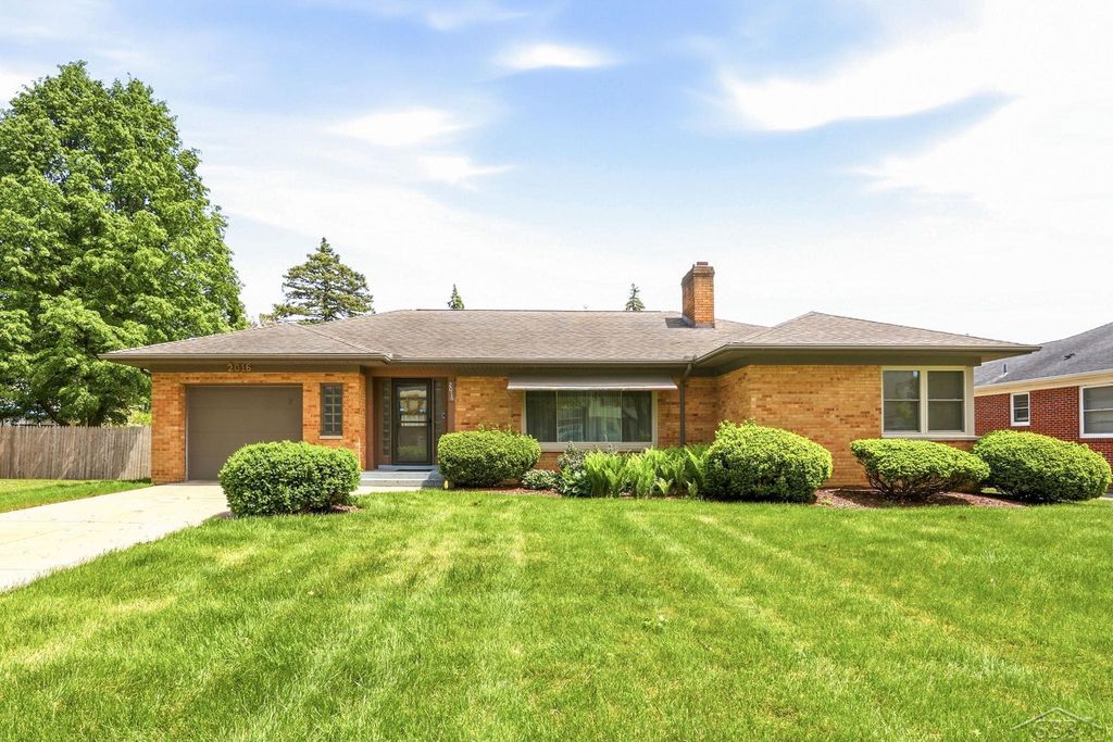 2016 Handley Street, Saginaw, MI 48602