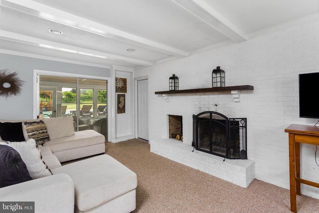 14 INDEPENDENCE DR, Bordentown, NJ 08505