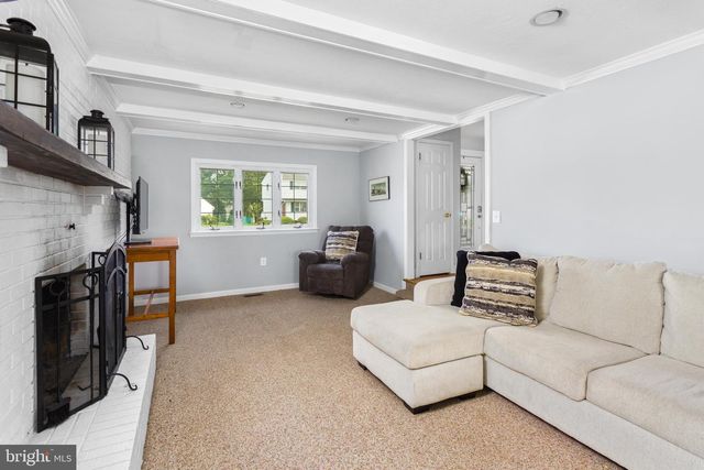 14 INDEPENDENCE DR, Bordentown, NJ 08505