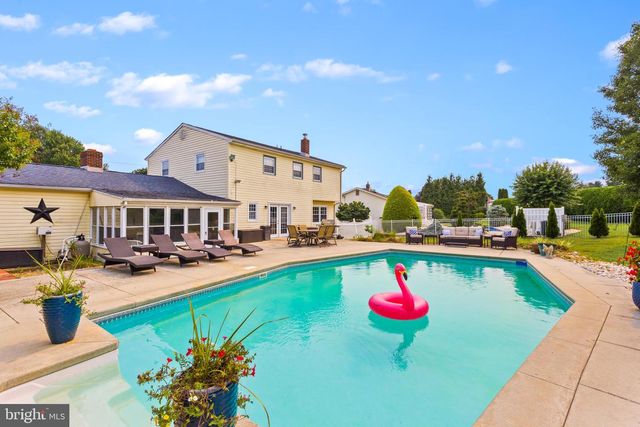 14 INDEPENDENCE DR, Bordentown, NJ 08505