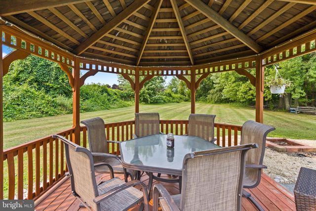 14 INDEPENDENCE DR, Bordentown, NJ 08505