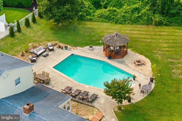 14 INDEPENDENCE DR, Bordentown, NJ 08505