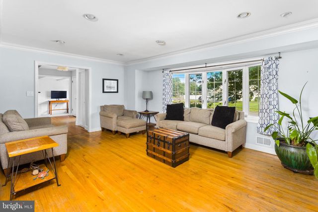 14 INDEPENDENCE DR, Bordentown, NJ 08505