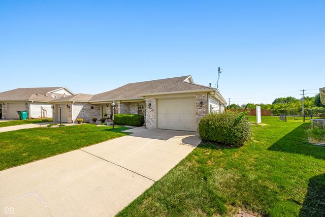 2084 Pelican Drive, Franklin, IN 46131