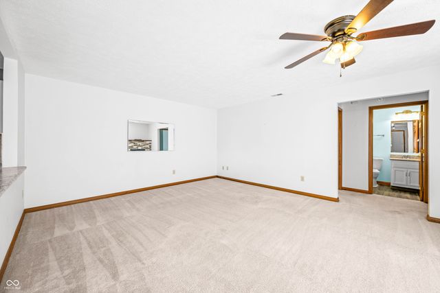 2084 Pelican Drive, Franklin, IN 46131