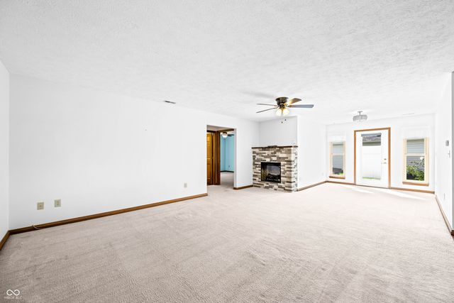 2084 Pelican Drive, Franklin, IN 46131