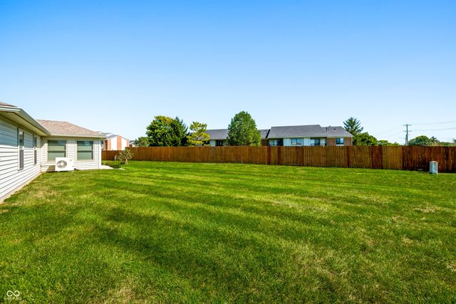 2084 Pelican Drive, Franklin, IN 46131