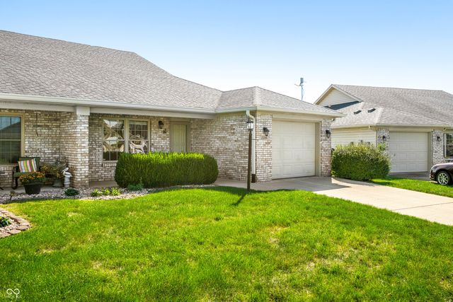 2084 Pelican Drive, Franklin, IN 46131